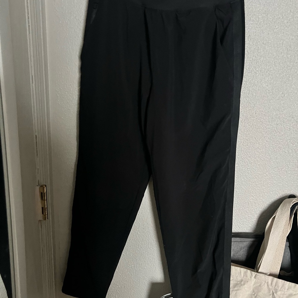 Athletes NOLITA SLIM TAPERED CROP PANT